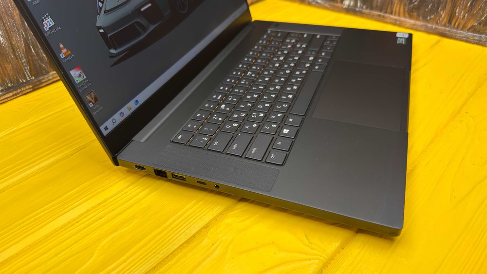 РОЗПРОДАЖ! Ноутбук в Металевому Корпусі Razer Blade 15 RZ09-0349