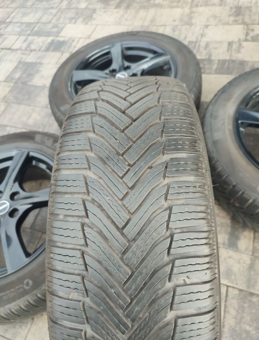 Zestaw zimowy felgi z oponami 17 5x114.3 Renault. Honda. Mazda. Kia..