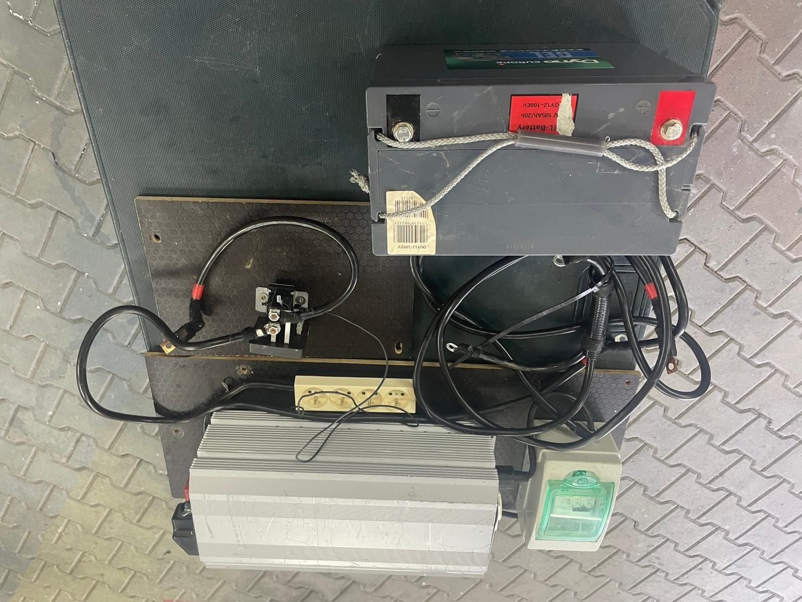 Przetwornica Fraron 2500W plus akumulator Dyno żel 100 aha, cały ze