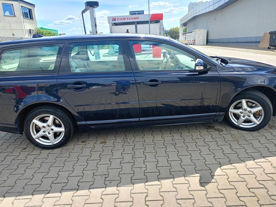 Volvo  V70 , 2.0 benzyna , 2009r , 320 tys.km przebieg