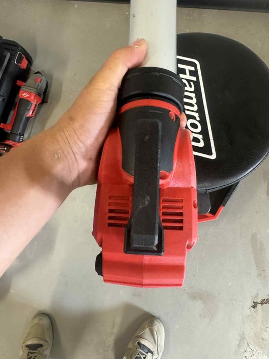 Wyciskacz do silikonu Milwaukee M12 PCG