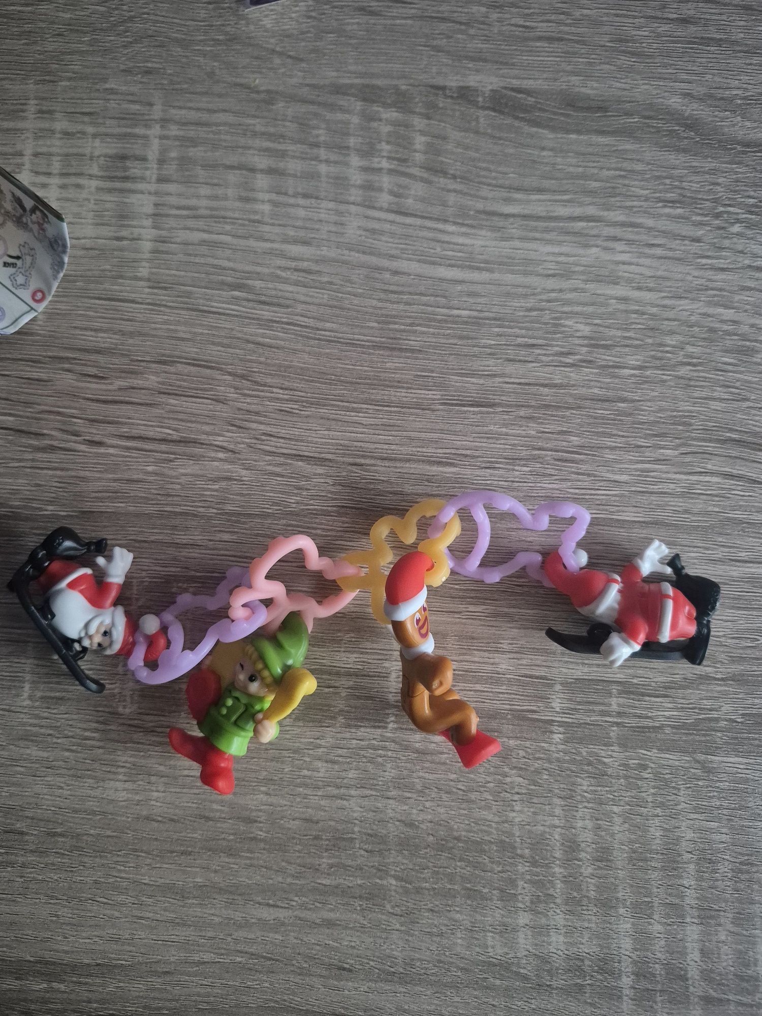 Zestaw 4 figurek na choinkę z Kinder Niespodzianka (2024) fluorescency