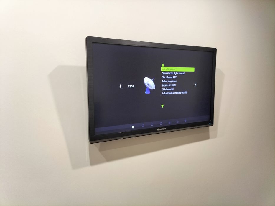 Vendo TV Hisense como nova