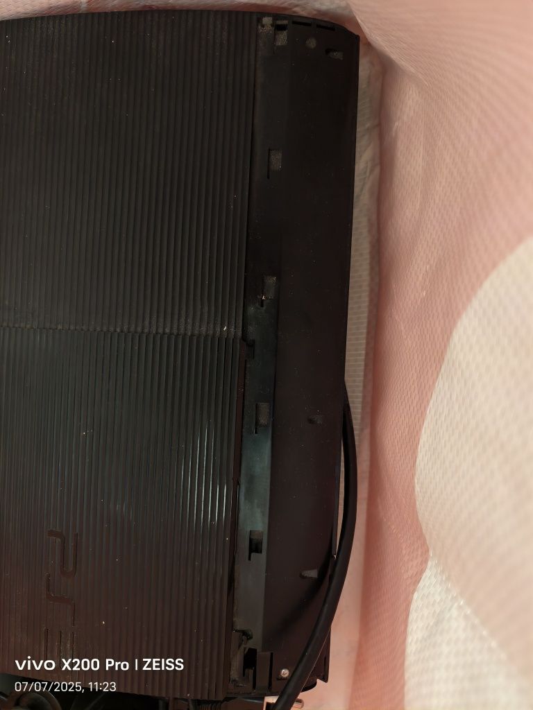 PS3 Slim com jogo GTA IV