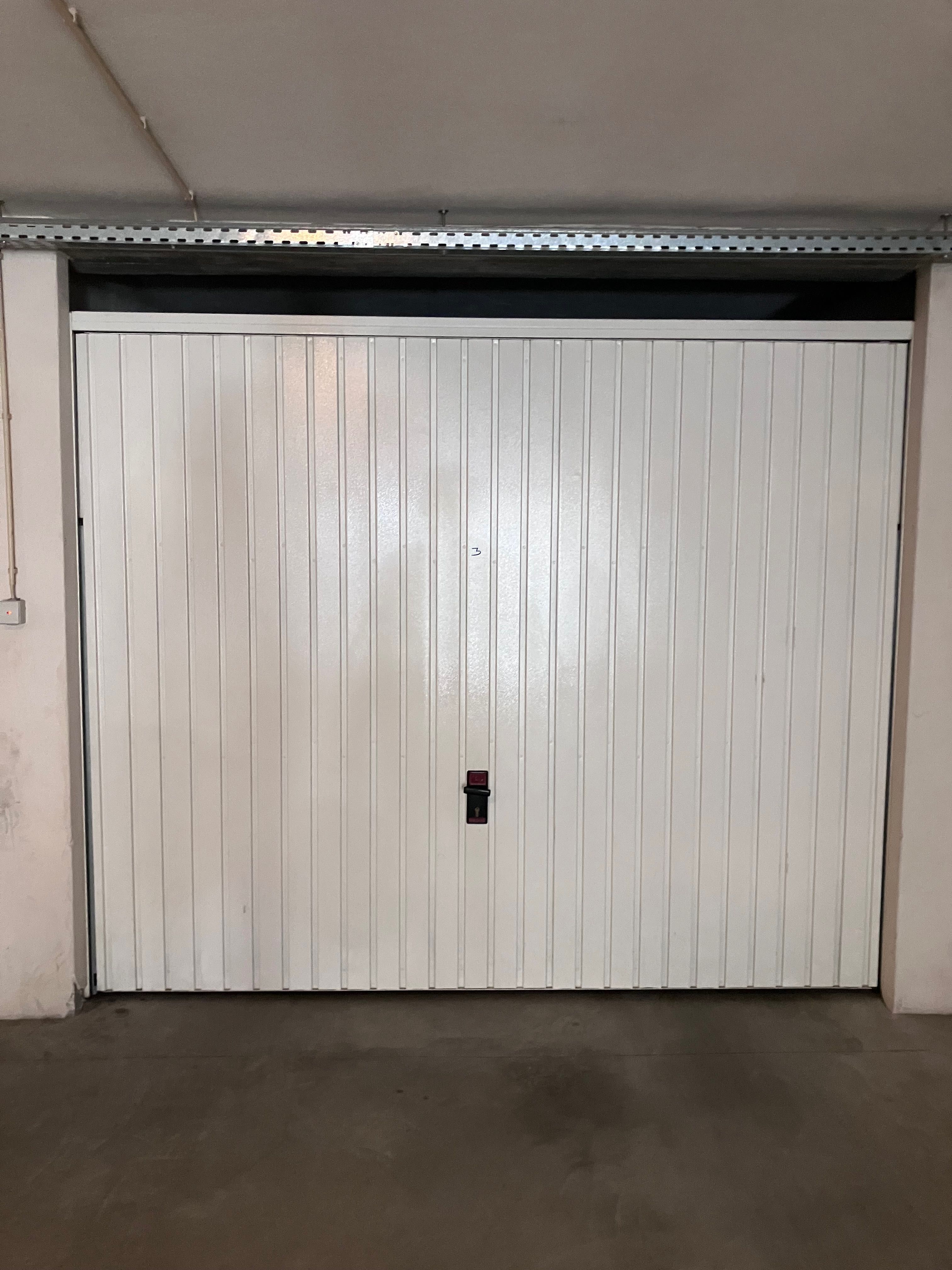 Garagem fechada/box