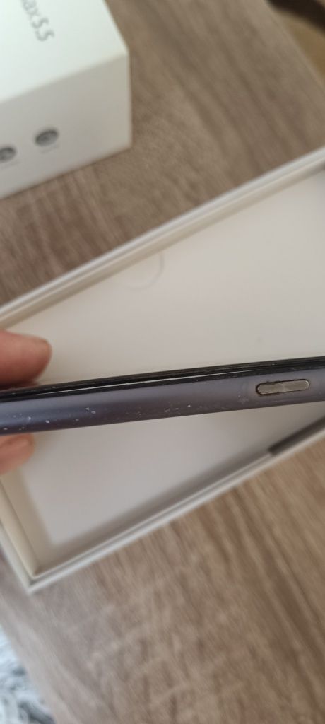 Продам смартфон Asus.