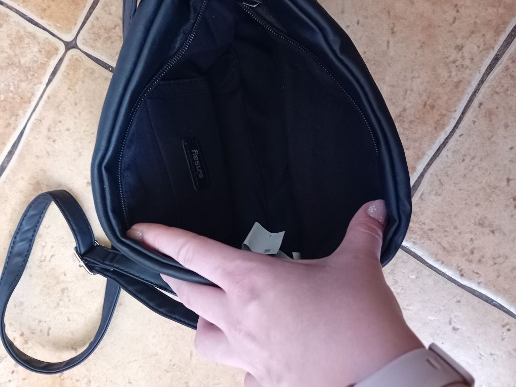 Nowa torebka z długim paskiem