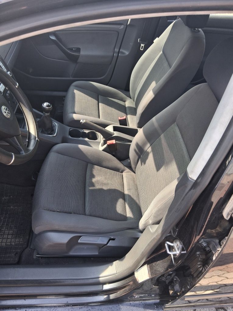 Volkswagen Golf 1.6 mpi