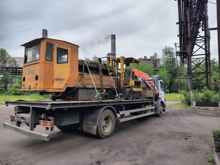 Електрокар, навантажувач, батареї.