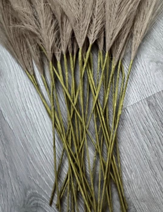 Sztuczne trawy pampasowe 55cm – zestaw 24 szt. (3 kolory)