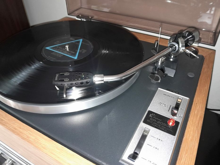 Gira Discos Sansui SR-2050C
