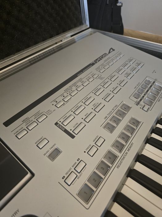 Yamaha Tyros 4 w IDEALNYM STANIE
