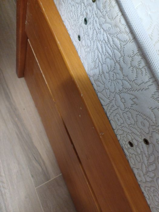 Cama em madeira de cerejeira  com gavetao