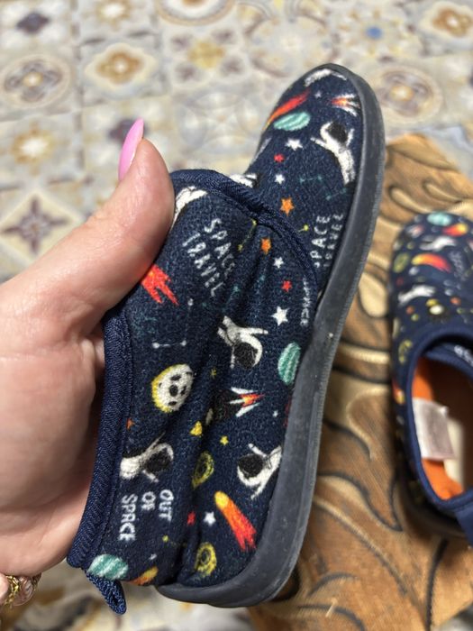 Продам дитячі тапки(кеди)