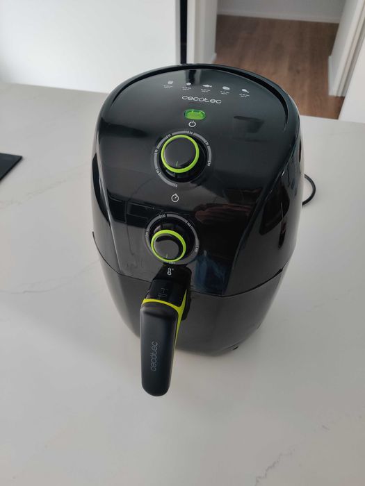 Air Fryer - Fritadeira compacta dietética sem óleo Cecotec Cecofry