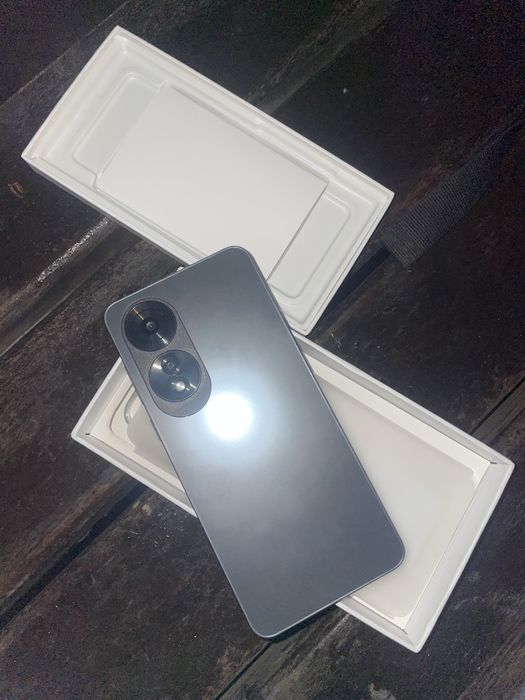 продам телефон повністю новий/коробка заводська плівка/смартфон