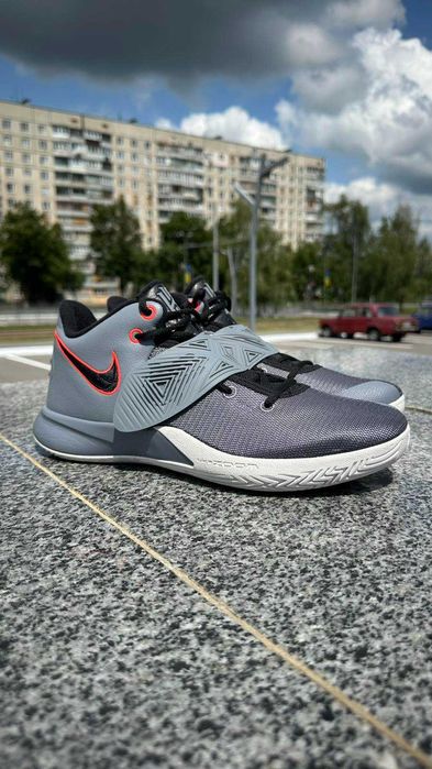 Nike Kyrie Flytrap III  [US 11.5|29.5 cm]