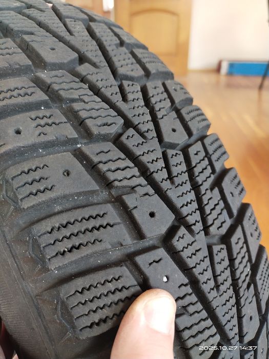 Зимня резина roadstone winguard 175*70r13