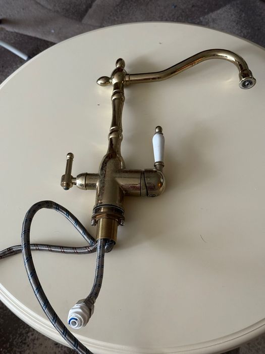 Мідний змішувач кухонний в класичному стилі з керамічною ручкою