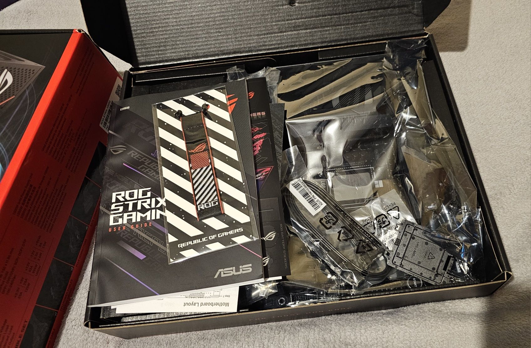Топ платы Asus Rog Z790,MSI Z690 Carbon,Z690 EDGE