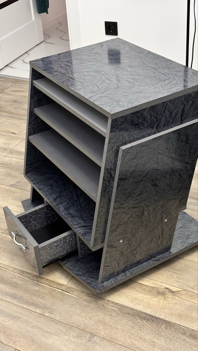 Тумба під телевізор, тумбочка.