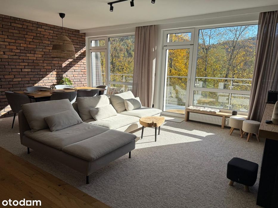 Apartament z Widokiem na Góry |  67 m² | Taras Wzdłuż Apartamentu