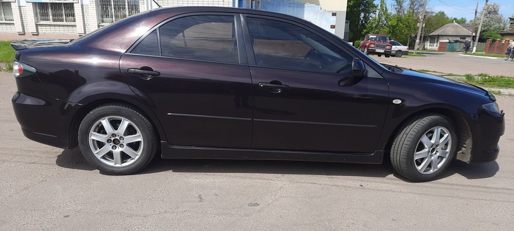 Автомобіль мазда