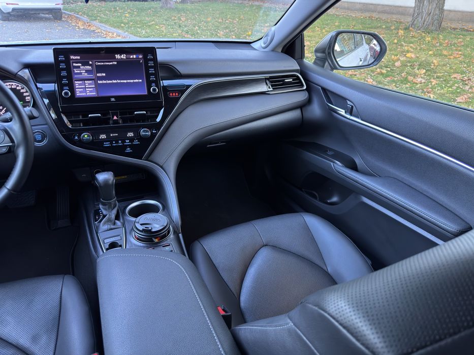 Продам офіційну максимальну рестайлінгову Toyota Camry Premium 2021