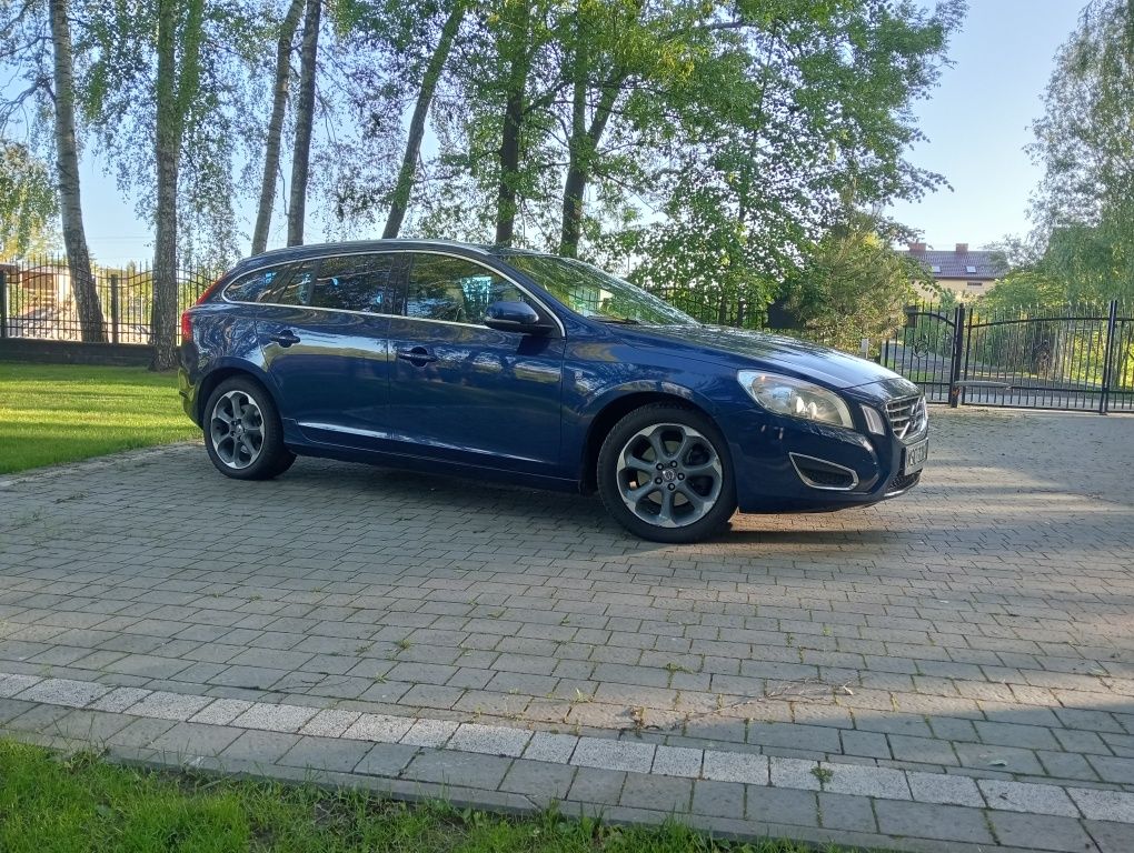 Volvo V60 2,0. D3 163Km Ocean Race