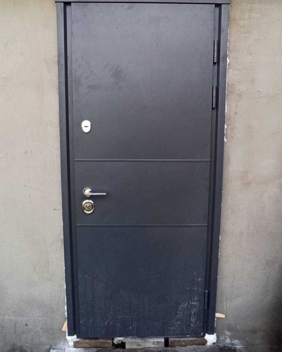 Вхідні двері  • "Булат" / "Міністерство дверей"