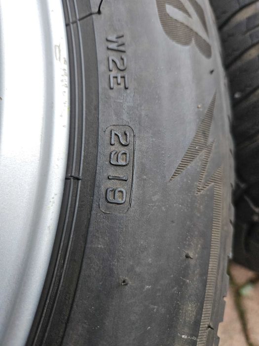 Komplet kół zimowych VW Touran 502/55/R16 ET50 (Blizzak LM005)