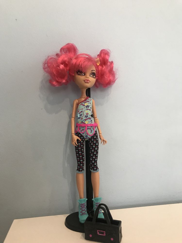 lalka monster high howleen