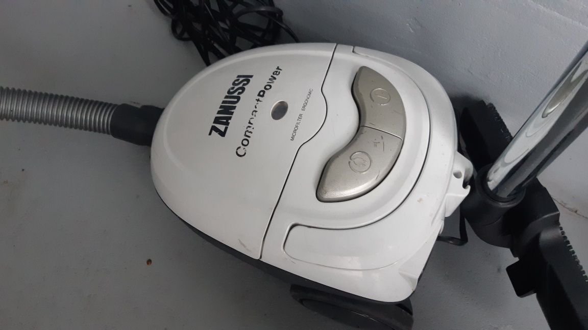 Odkurzacz Zanussi ZAN 3010 VC-H3319-4