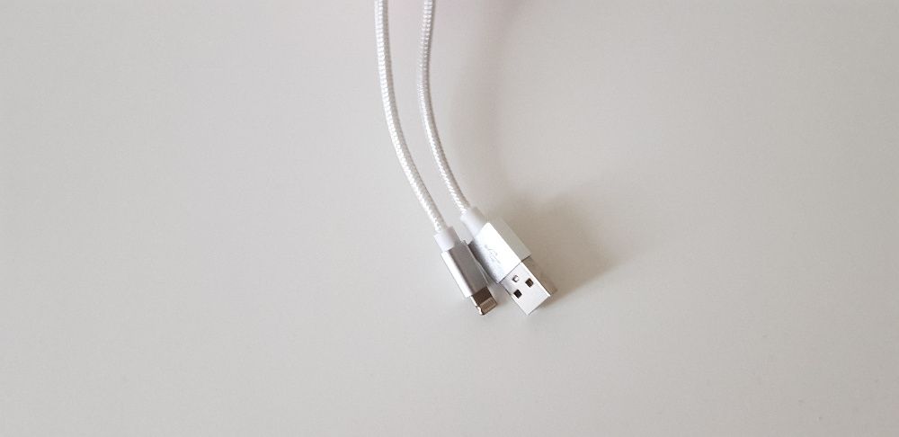 Nowy brelok z kablami kabelkami do ładowania ładowarka serce Iphone An