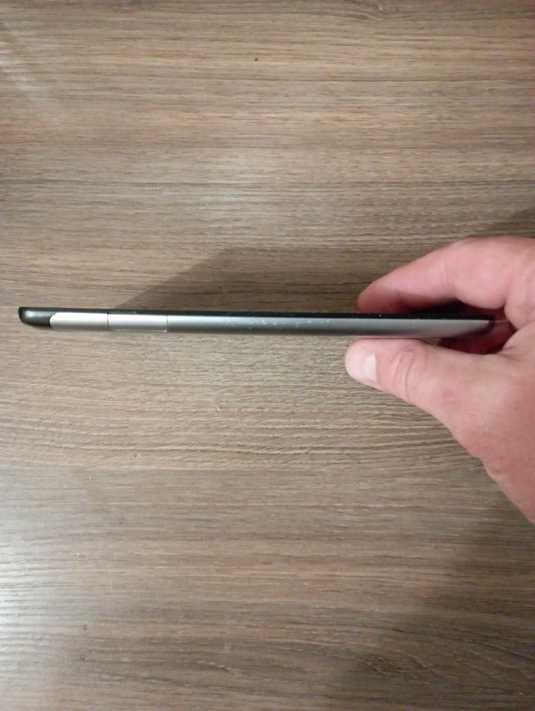 HUAWEI BG2-W09 Планшет