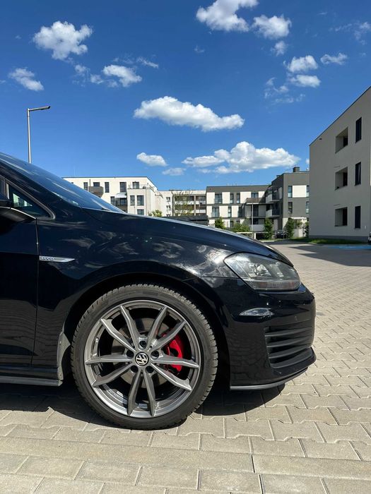 Felgi 18" ET51 7.5J 5x112 z Oponami Wielosezonowymi Bridgestone 225/40