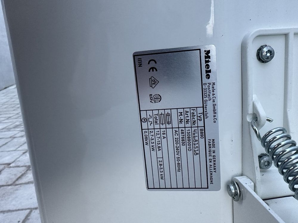 Гладильний каток Miele B890