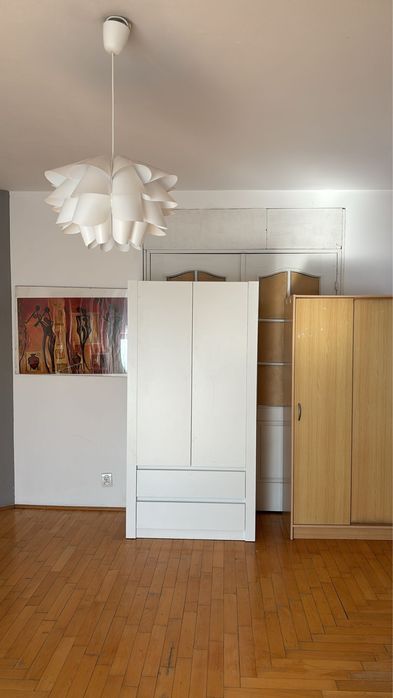 Pokoj  jednoosobowy ok 20 m2 z balkonem Kabaty