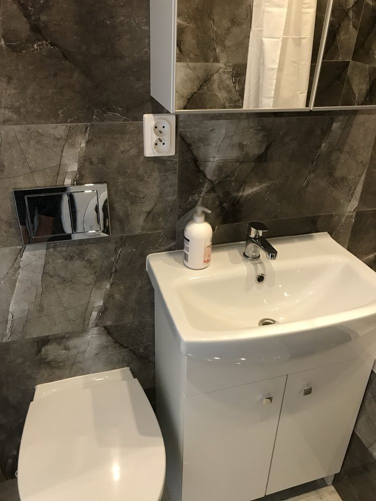 Pokój (20m2) z balkonem w dwupokojowym mieszkaniu!