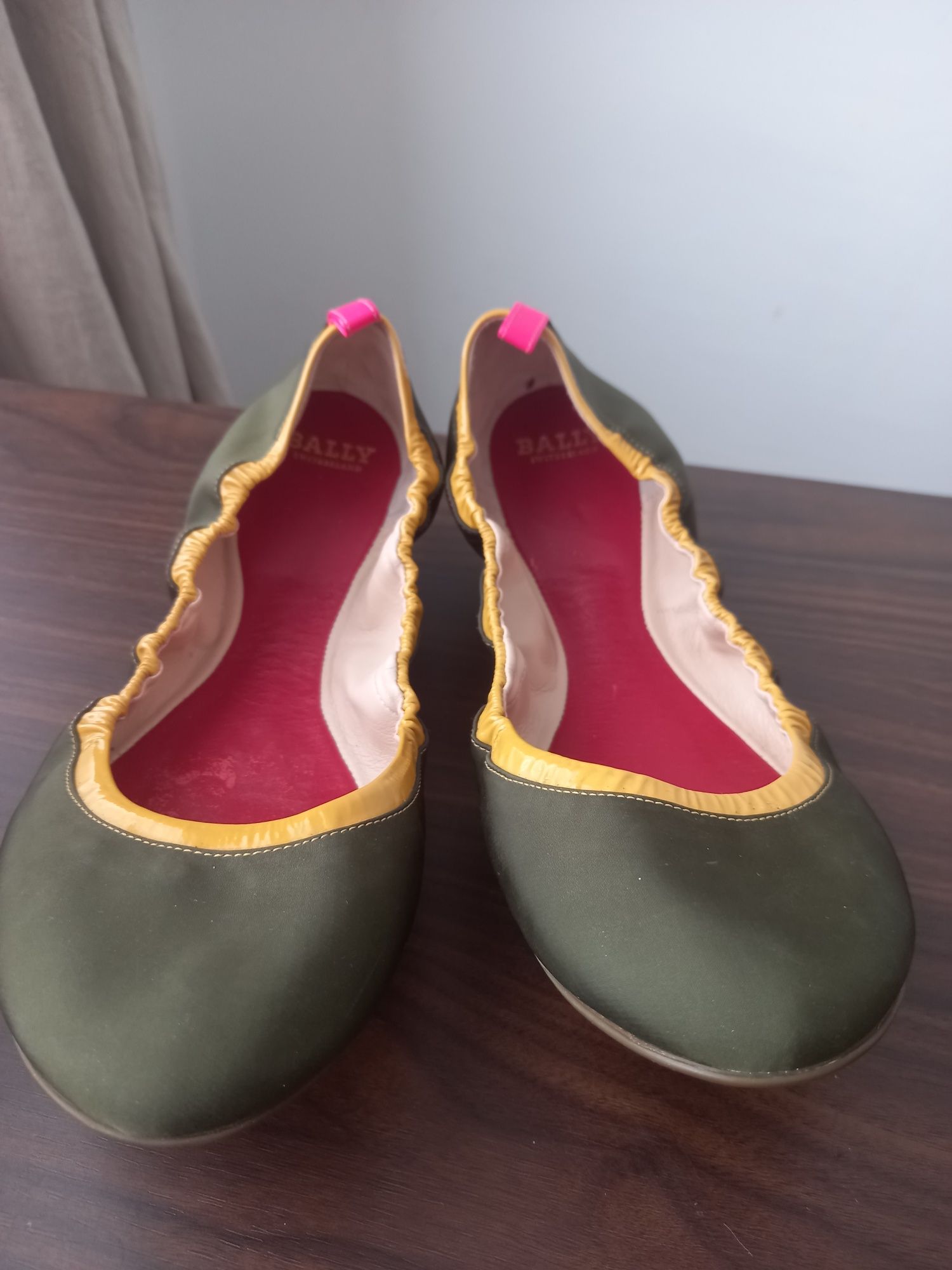 Bally шкіряні балетки туфлі мокасини 39 р