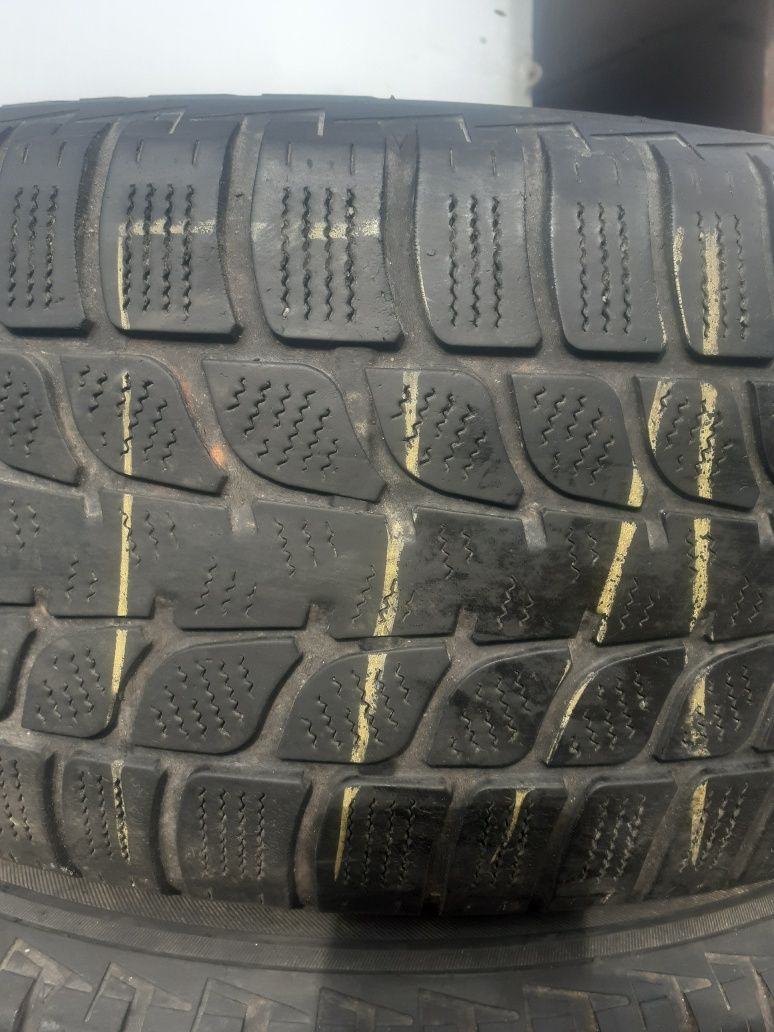 Шины зимние Bridgestone Blizzak 235/60 R17 m+s