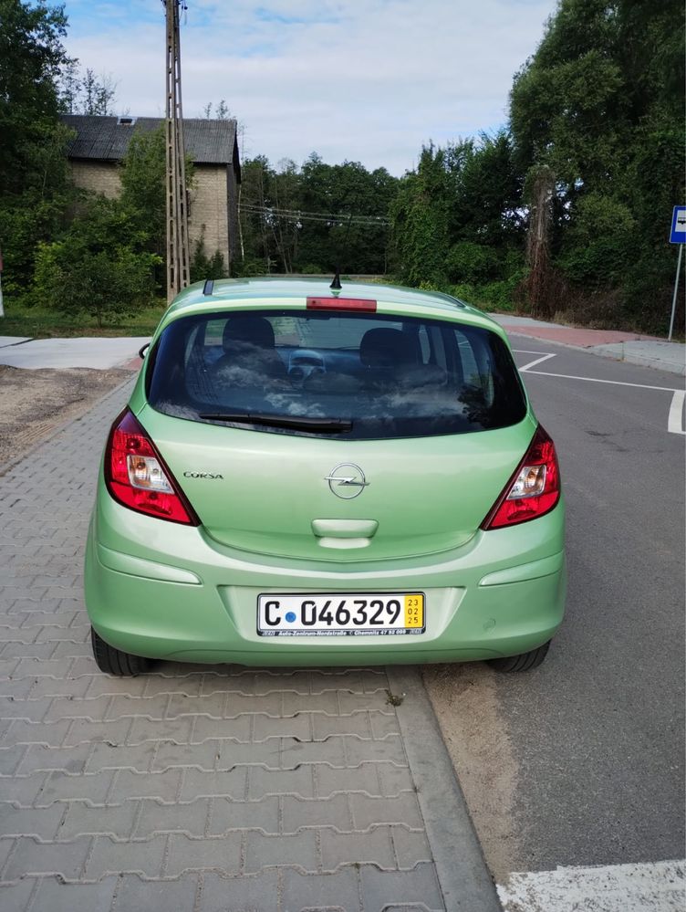 Opel Corsa 1.2 klimatyzacja 2009r Niski przebieg