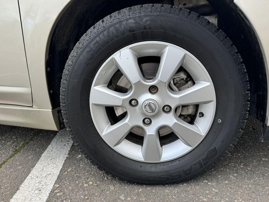 продам Nissan Tiida  2011 года 1.6 бензин