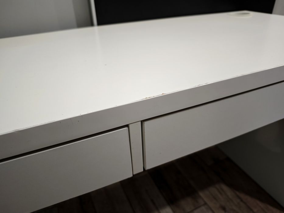 Biurko Ikea Malm białe.