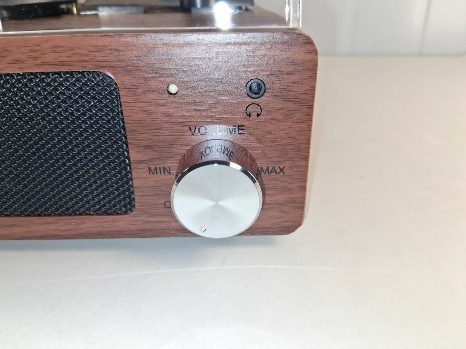 C226 Odtwarzacz Vintage Player A6 z Głośnikami Stereo i USB
