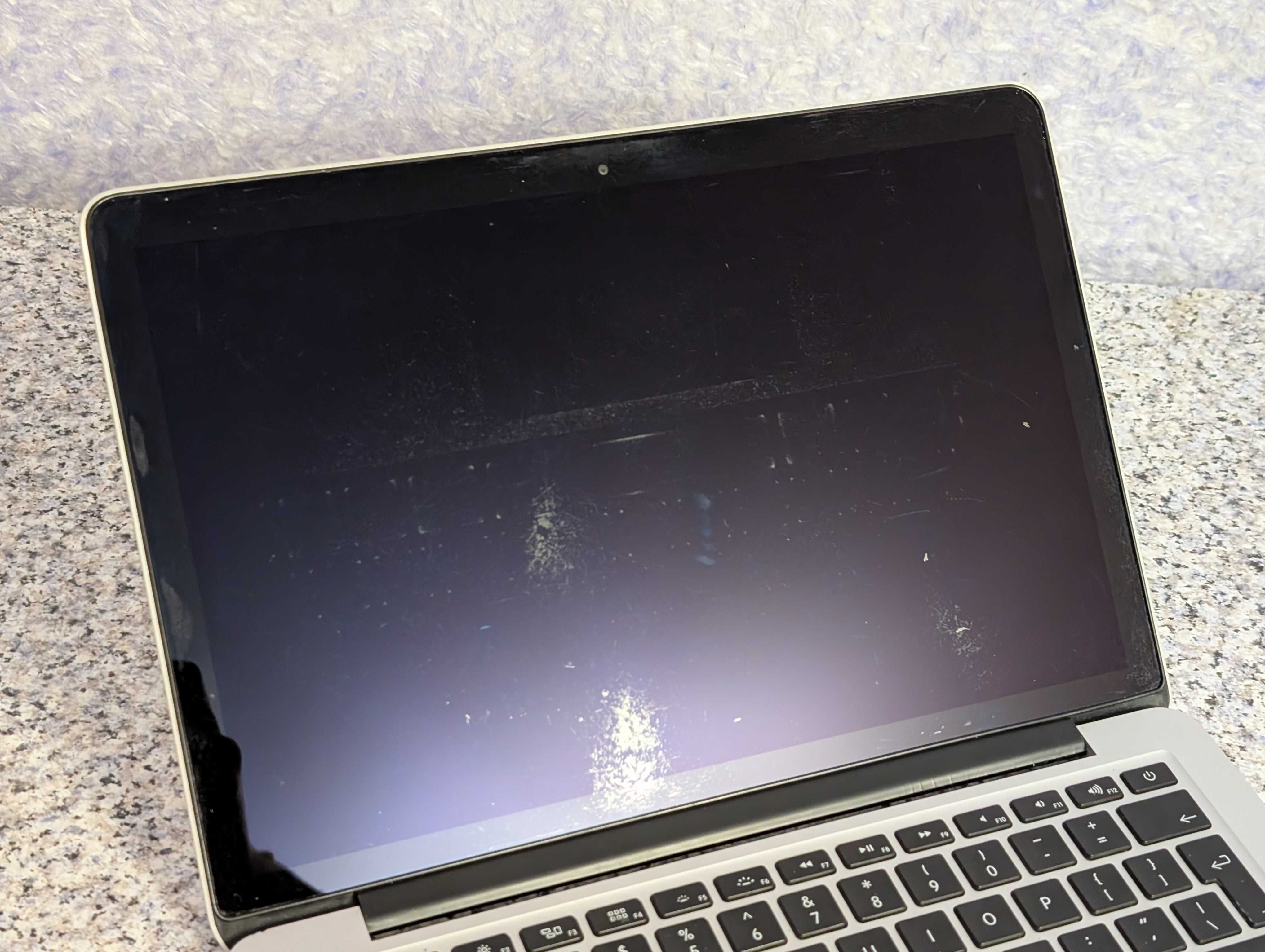 MacBook Pro 13 2015 (16 ГБ/1 ТБ)