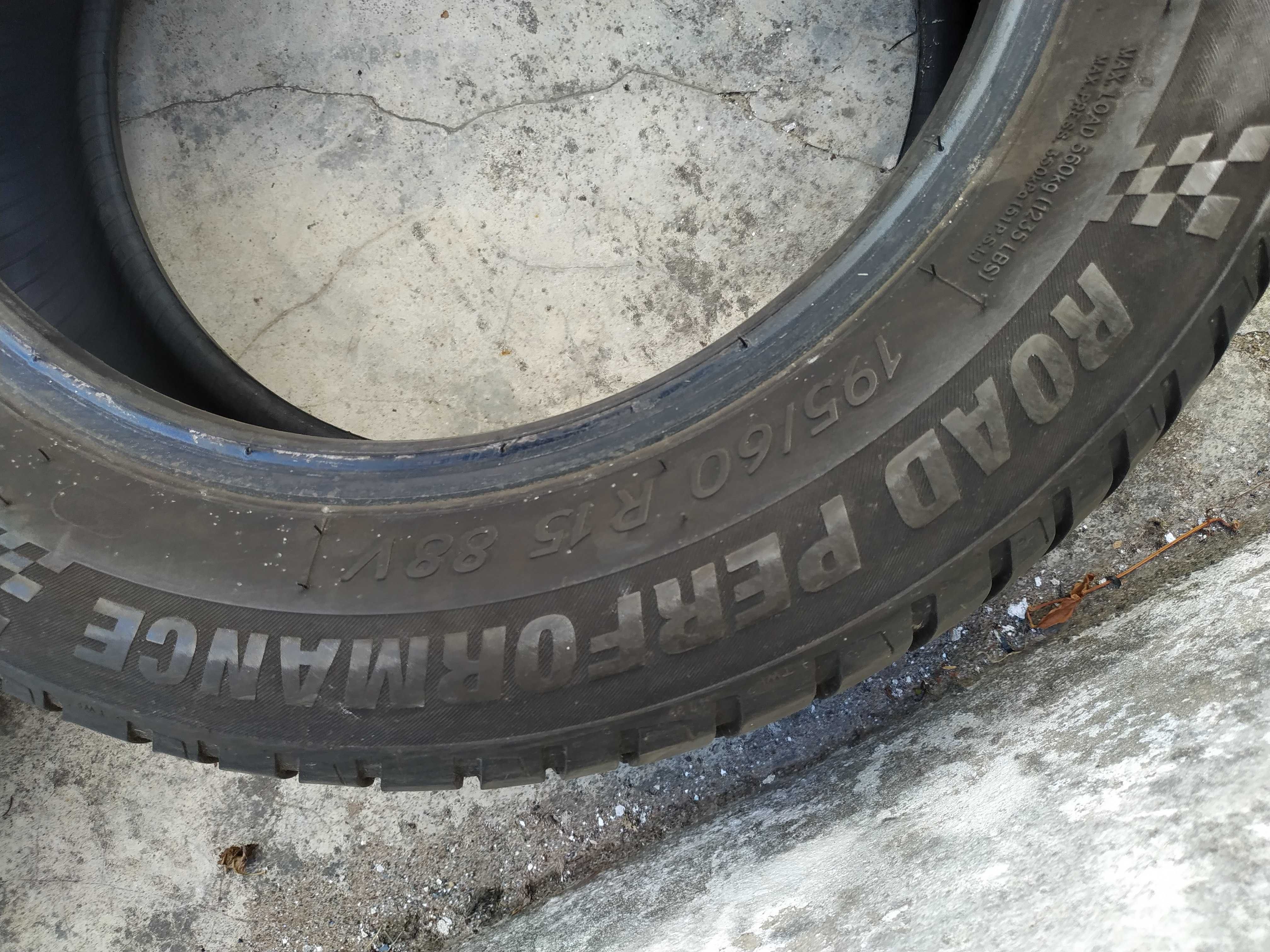 Pneus 195/60-R15 (50eu o par)