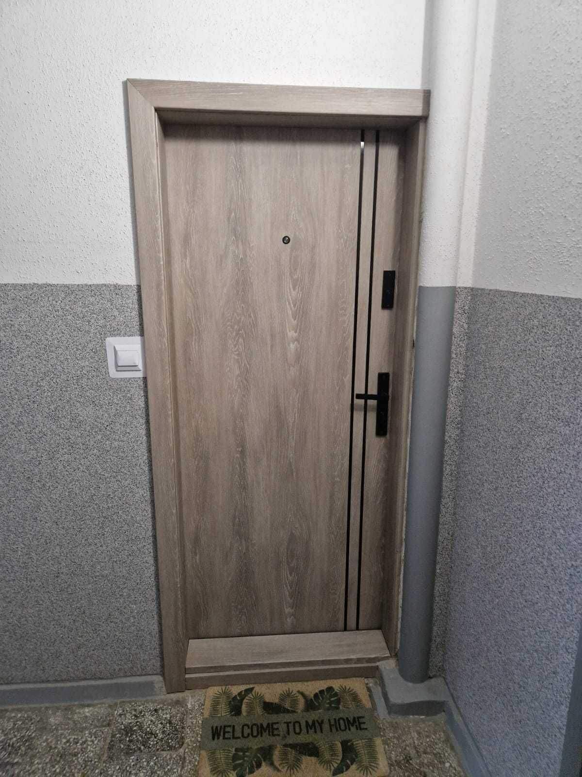 Promocja! Drzwi wewnątrzklatkowe z montażem!