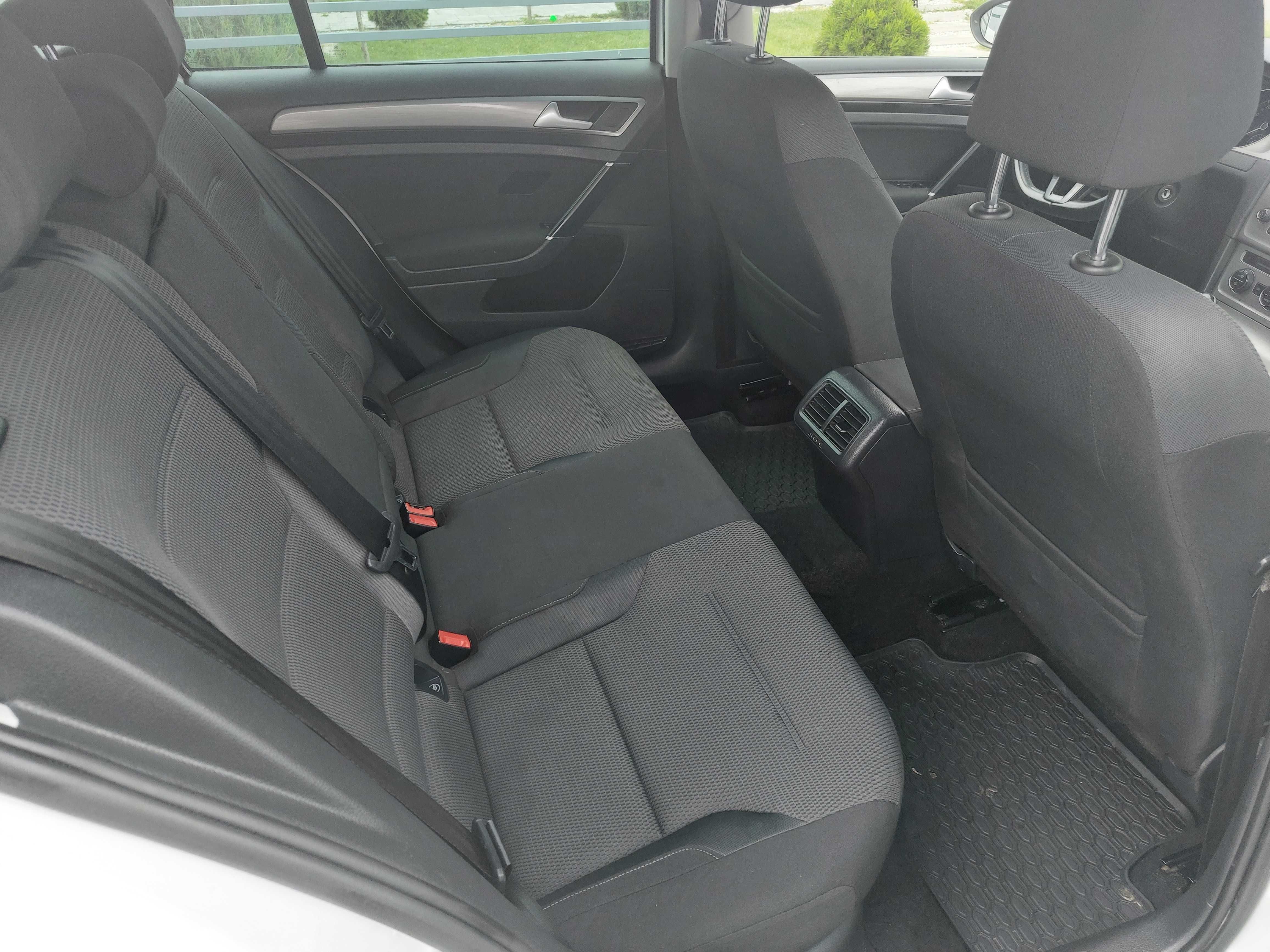 Volkswagen Golf VII