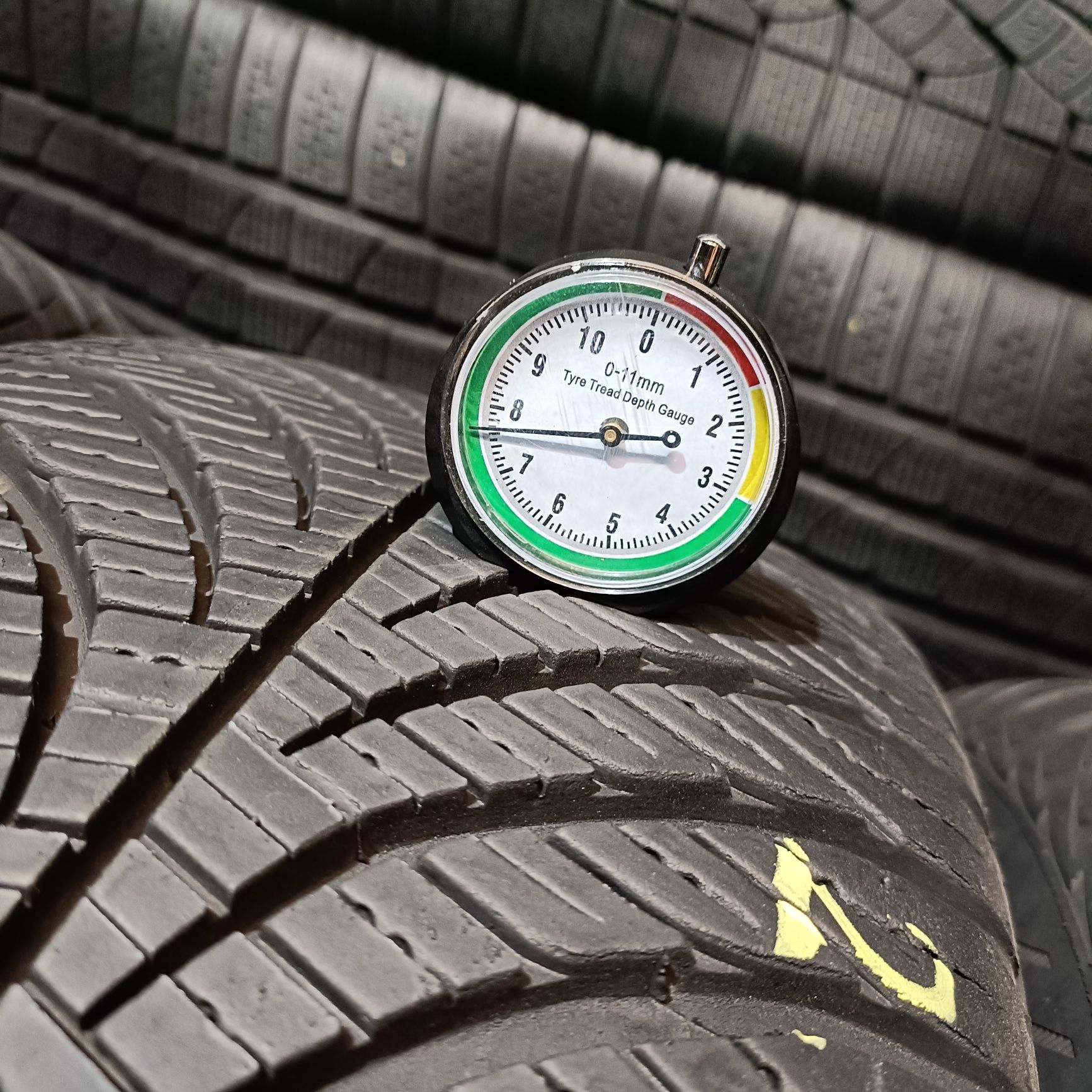 2 lub 4x 215/55r17 Goodyear Vector 4 seasons z 2021r 7.5mm